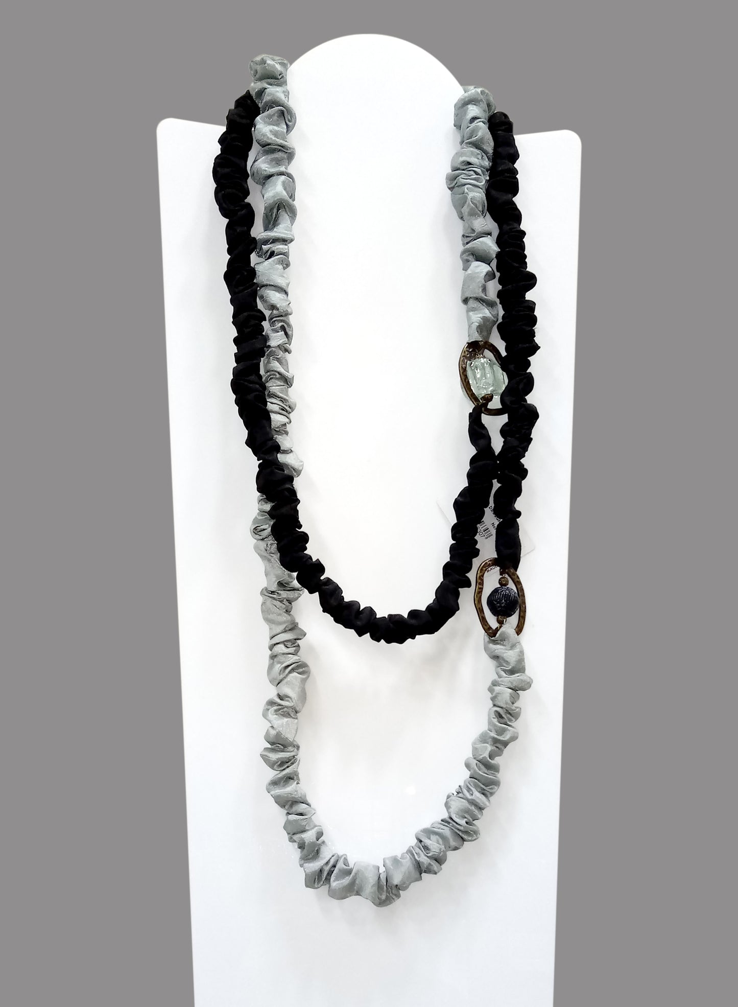 Collana DESIGN Nero/Argento